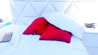 hollyolson recorded nude video 1037571