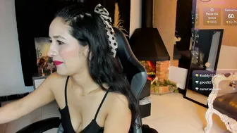 Abril_riios cam show - 06/19/2026