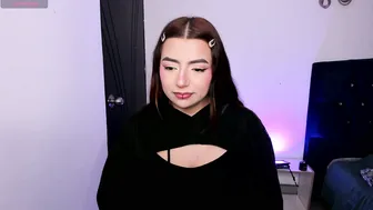 sammy_bunny1 shaved posing on webcam
