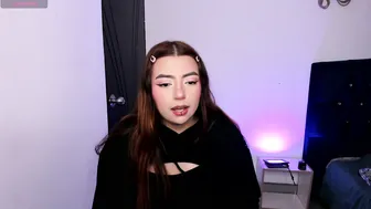 sammy_bunny1 shaved posing on webcam