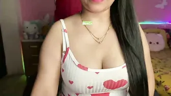 jasminevibe posing on webcam amateur cam show