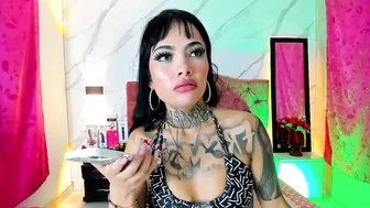 Dahlyagoddess squirt posing on webcam