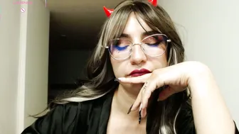 Lilith_3r 06/23/2026 nude on cam