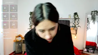 Cloe_7 posing on webcam webcam show