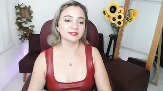 lilly_milf video chat porn 06/24/2026