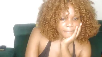 Curvy_vee porn cam video (06-27-2026)