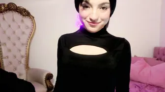 Mahyra_tay cam - 03-Jul-2026
