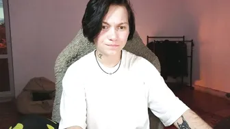 Esajukyy (07-05-2026) tomboy