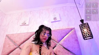 Dolls_antonella posing on webcam porn sex chat