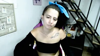 Samantha2girl squirt live webcam show