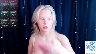 sooft_girl young live cam show