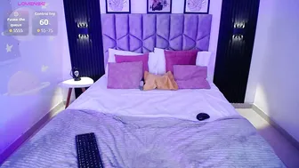 Venus_999_ femboy horny amateur