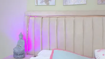 Mia_naive (07/12/2026)