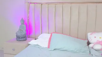 Mia_naive (07/12/2026)