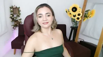 Rebeca_milf nude video chat 07-13-2026