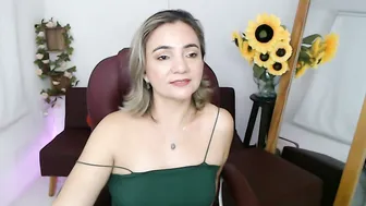 Rebeca_milf nude video chat 07-13-2026