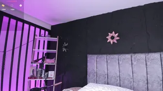 Melisabostton_ posing on cam 07-13-2026