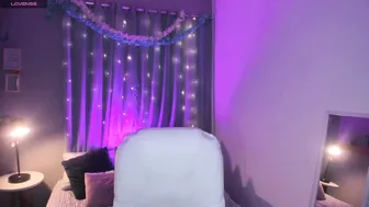 raven_sweeteyes live webcam show posing on cam