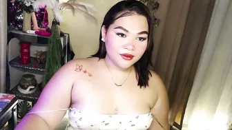 seductivecurvesxxx pregnant posing on cam