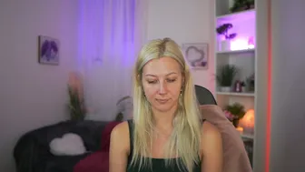 emilyswannn young porn cam video