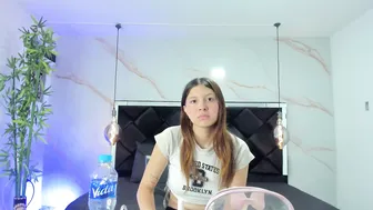 Angelaa_cute posing on webcam 18-Jul-25