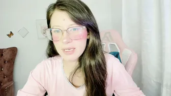 Zooeybelair teen cam xxx