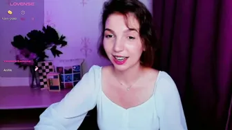 kindhazelhere_ cam - 28 July 2026