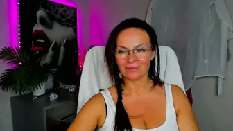 Helen_79 lovense cam girl