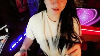 Little_sunshine18 posing on cam 03 August 2026
