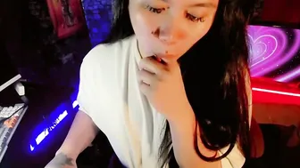 Little_sunshine18 posing on cam 03 August 2026