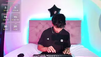 Zaynmoretti nude cam 04-Aug-26