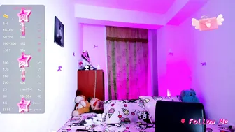 jadebenett posing on cam 07-19-2025