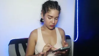 Melody_phillips2 posing on webcam cam sex