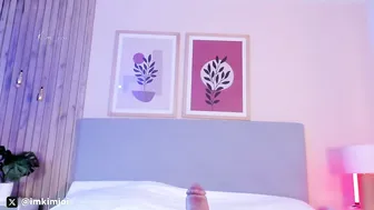 kim_joi_ chat sex cam posing on cam