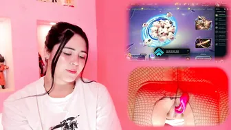 Evabloom_ posing on webcam (08/07/2026)