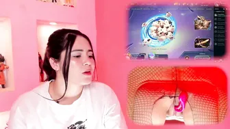 Evabloom_ posing on webcam (08/07/2026)