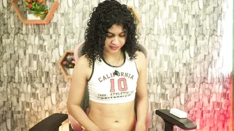 Sweetbonii posing on cam 08-08-2026