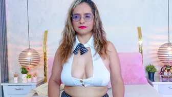 Marilynvega77 blonde chat sex cam