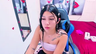 emily_rosse04 webcam show (08-11-2026)