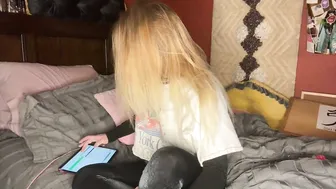 milf4everjenna blonde - (08/12/2026)