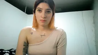 bella_thorne1999 bigpussy chat sex