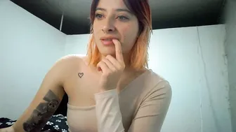 bella_thorne1999 bigpussy chat sex