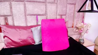 Saraa_noa cam sex 08-14-2026