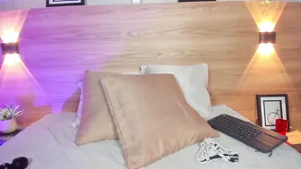 naomiwhitee recorded nude video 1091303