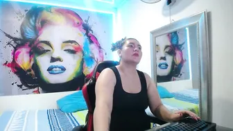 chloe_peach19 17-Aug-26 curvy