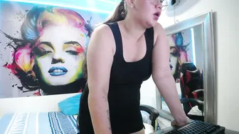 chloe_peach19 17-Aug-26 curvy
