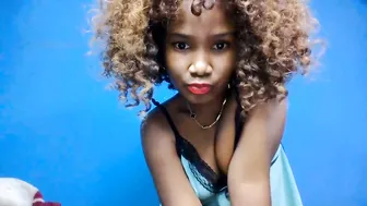kelyhondra hot webcam video 19 August 2026