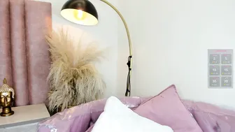 1m_emily recorded nude video 1095127