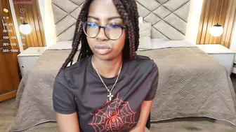 raqueljones_ naked - (08/19/2026)