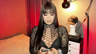Suckablecockoffreya asshole webcam chat